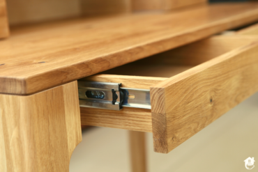 Pinokio były zadowolony - czyli drewniane biurko, które spełni każde oczekiwania.