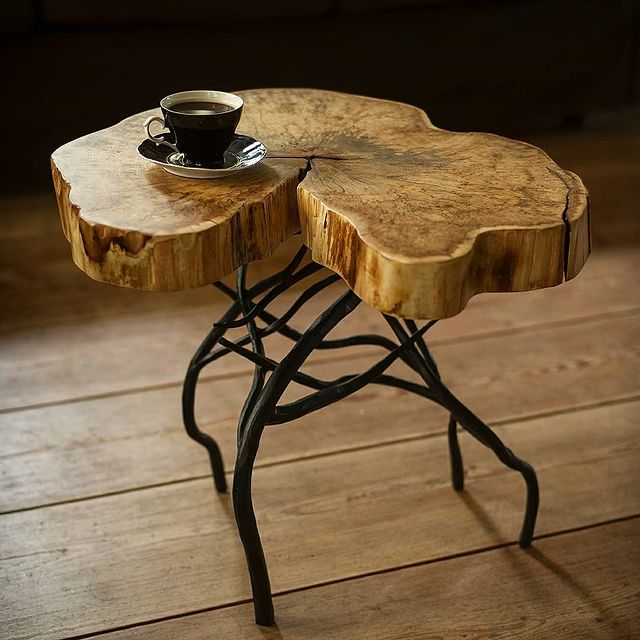 alicja-w-krainie-drewna-stolik