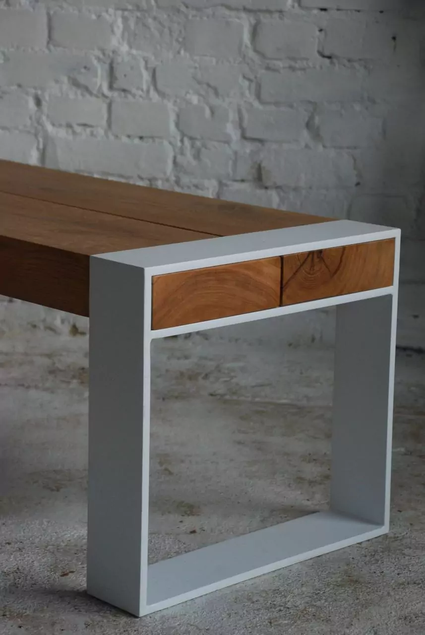 poppy-works-bialy-drewniany-stol